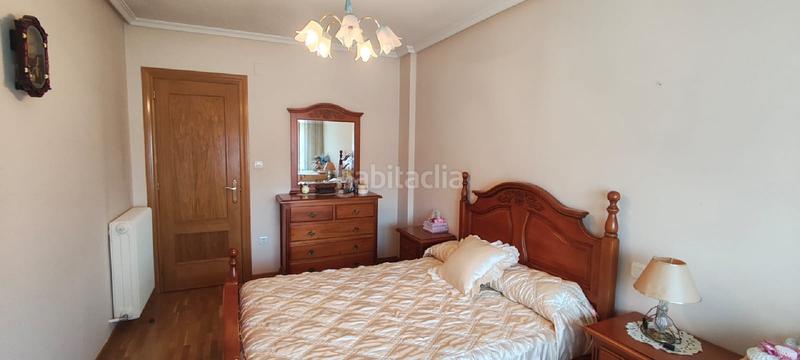 Foto a5b7c7cc-34af-47bc-9f18-60c5487bf57f. Pis amb calefacció a Bañeza (La)