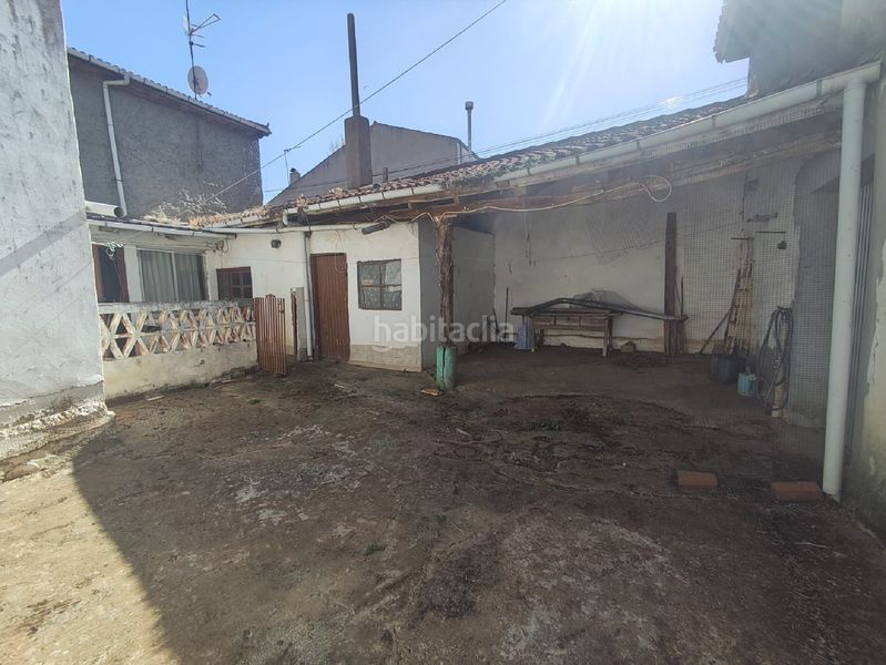 Foto f3482dd9-085c-440c-8255-1e4825a15fd2. Casa amb aparcament a Cebrones del Río