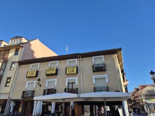 Edifici a Bañeza (La). Edificio  la bañeza plaza mayor