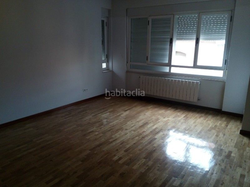 Foto 5fef12c0-37d0-4aac-b95f-0bd9ceb0d773. Pis a Bañeza (La)