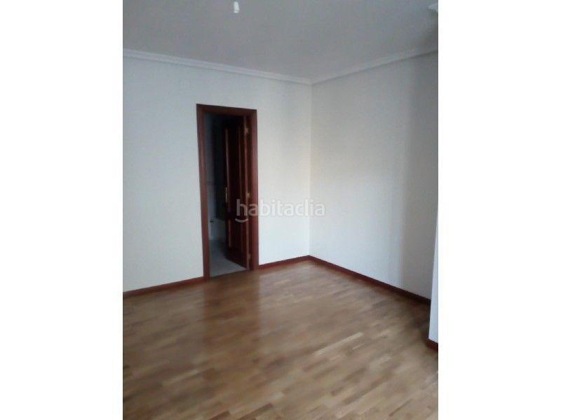 Foto db53409f-9bd1-46a1-bf22-94d53c219cbc. Pis a Bañeza (La)