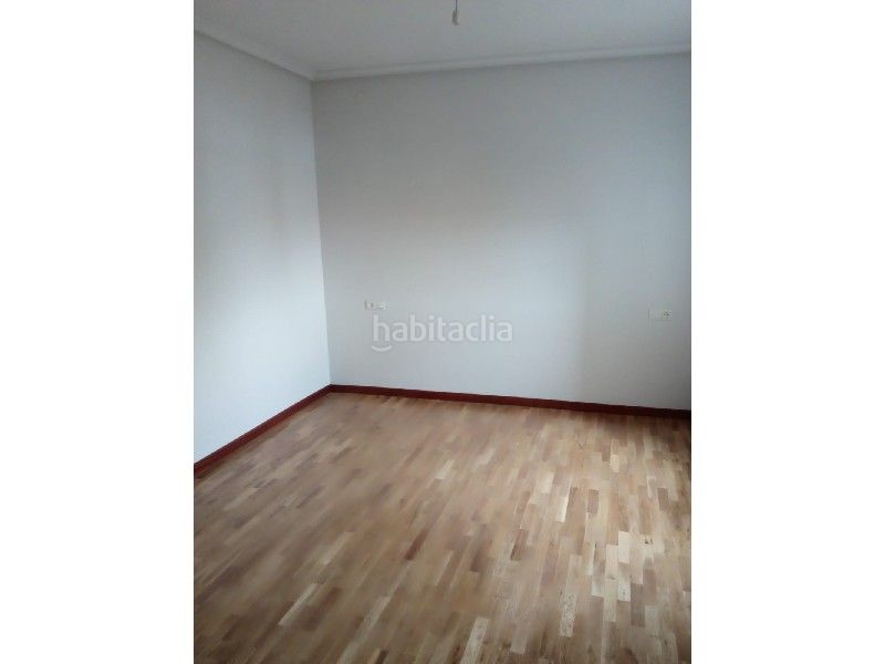 Foto f9ff65f8-b169-4c92-bcac-6ccb7bd58d99. Pis a Bañeza (La)