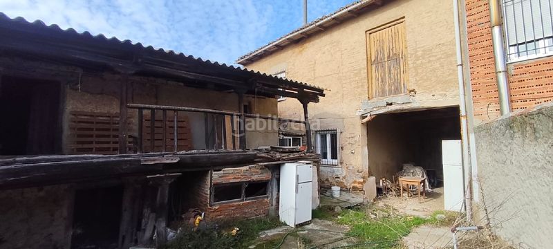 Foto b73091b9-9b5b-4fd6-b7da-1b94d415c5f5. Casa amb aparcament a Palacios de la Valduerna