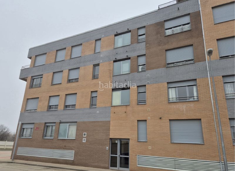 Foto 2a38d2c4-26fc-4985-8974-3ed9485c5794. Pis amb calefacció aparcament a Bañeza (La)