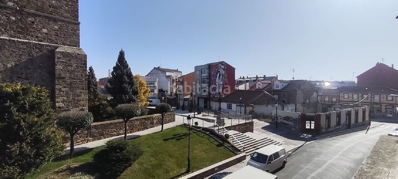 Foto f68dca05-f06a-4958-84ef-1c3230efd8e1. Pis amb calefacció aparcament a Bañeza (La)