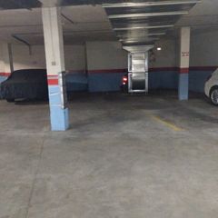 Autoparkplatz in Bañeza (La). Garaje  la bañeza escultor rivera