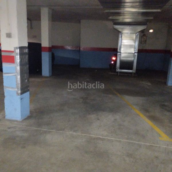 Foto a9ef44d2-a3ff-4a93-ac05-3d95111de26c. Aparcament cotxe a Bañeza (La)