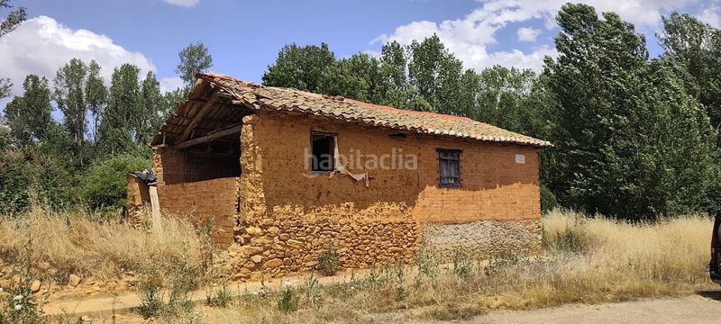Foto 4ac77a28-2723-4e27-8b10-4a250ed52e81. Casa amb calefacció aparcament a Castrocalbón