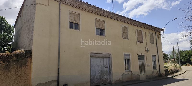 Foto 9c39f9ad-22e1-4908-8856-3205fc3ac521. Casa amb calefacció aparcament a Castrocalbón