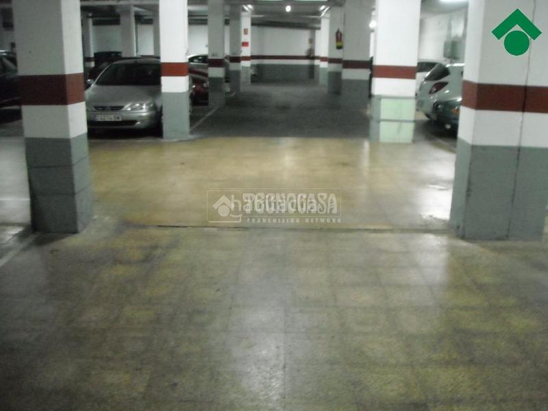 Foto 7de60f75-0ee4-4ee4-b836-797aec56a370. Autoparkplatz in Las Fuentes Zaragoza