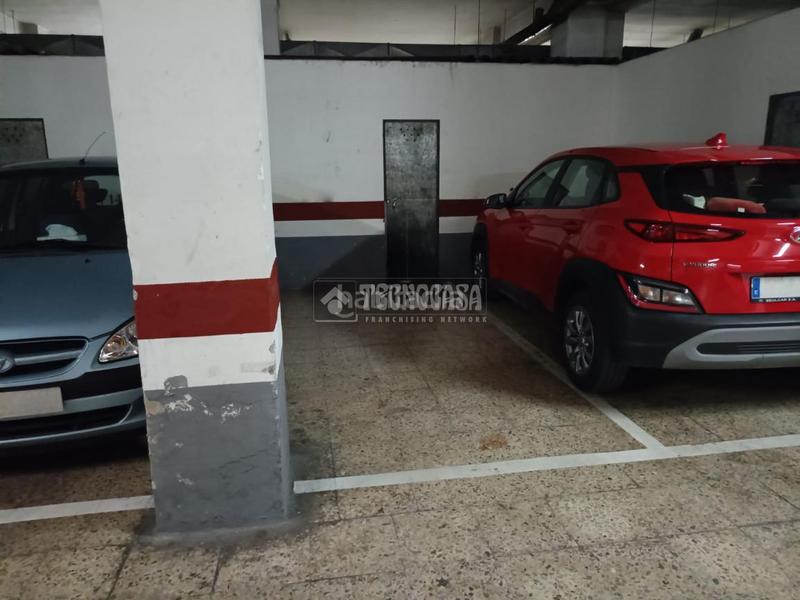 Foto 6033b66d-dca6-4589-aebe-f2085d0f3ea8. Posto auto in Las Fuentes Zaragoza