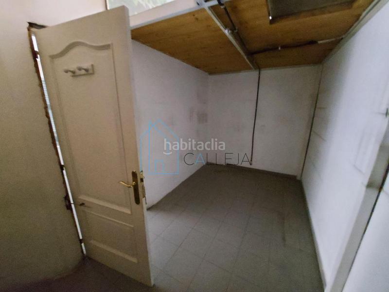 Foto 72d393a1-4b8f-4e52-ac6c-d86944ed6446. Lloguer local comercial a calle remedios 13 a Couto Ourense