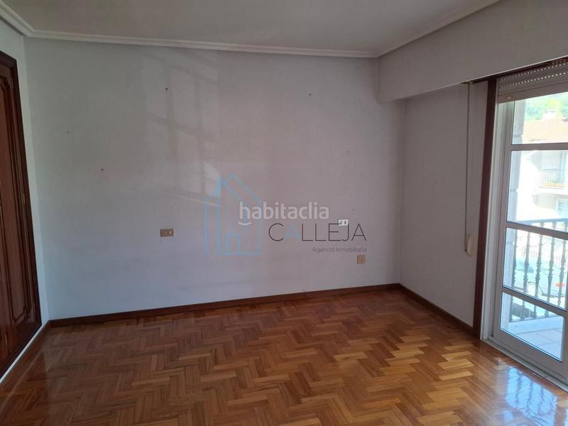 Foto 5c289e9d-29b2-4ff4-a875-6fadb192873b. Maison jumelée avec chauffage dans Barrocanes Ourense