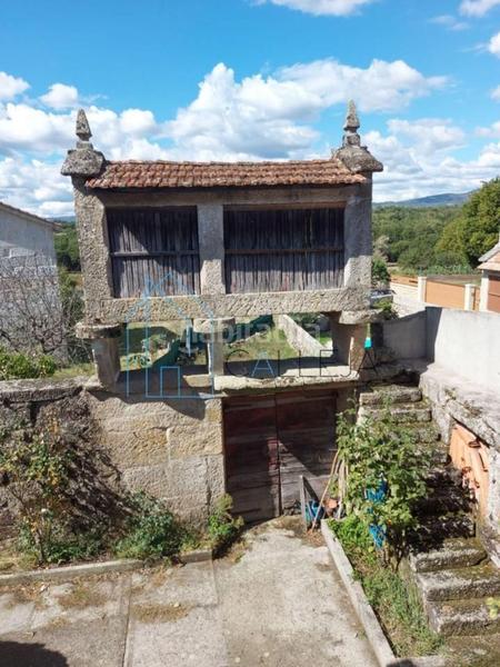 Foto 198d9f05-f538-4bfd-a2c8-77d6200abe02. Casa in Amoeiro