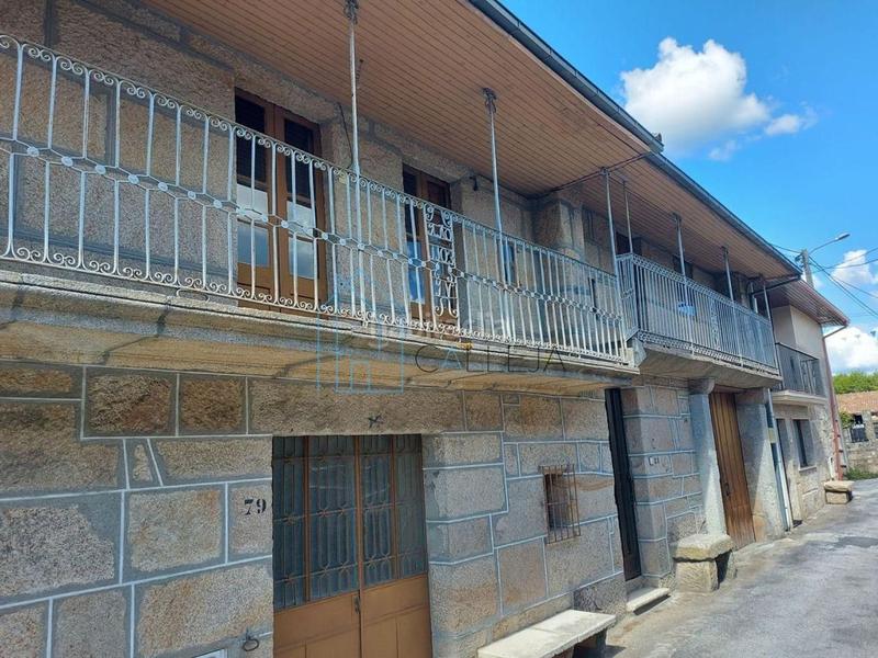 Foto f7300130-c808-45f2-9b88-9a65e74e8460. Casa in Amoeiro