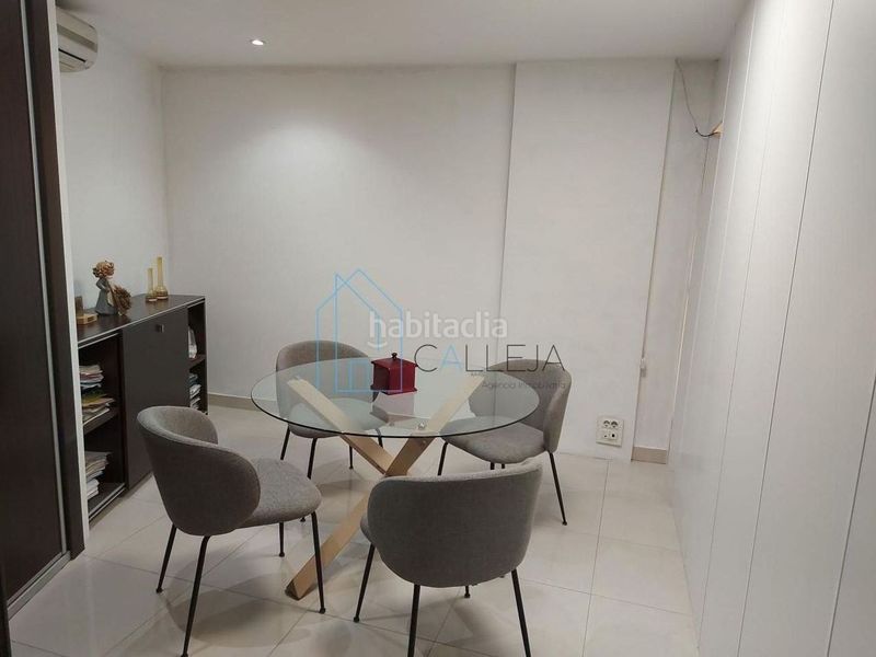 Foto 401345e3-184a-4afe-ad63-36ee9ba240b1. Local comercial local en edificio viacambre en Centro Ourense