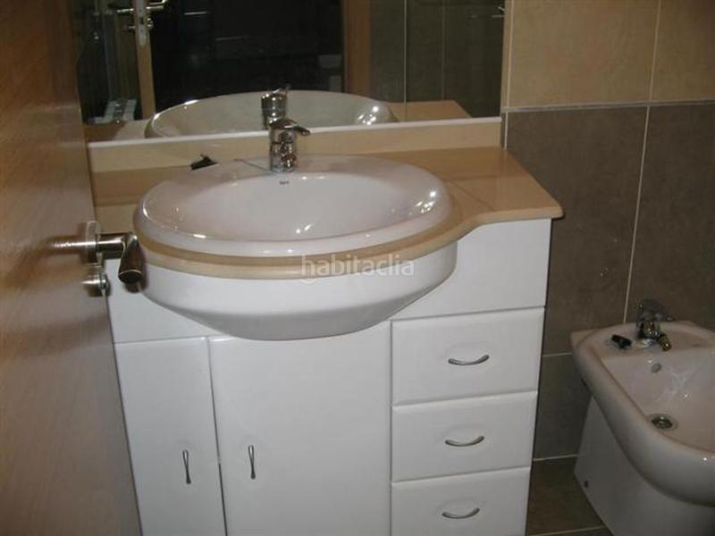 Foto c121e456-c3fc-4b4f-9f3a-b1988b795533. Rent flat with heating in Couto Ourense