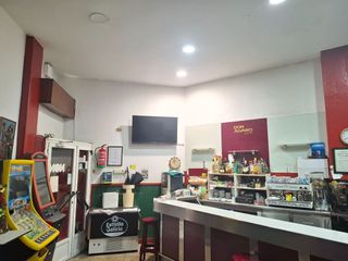 Lloguer Local Comercial  Santiago. Café bar en avenida de santiago. con licencia. completamente equ