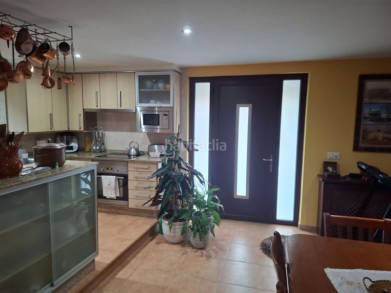 Foto 538447ac-ef62-4279-b895-dd5f63ca2b06. Casa amb calefacció a Esgos