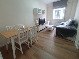 Miete Etagenwohnung in Ribeira de canedo 40. Alquiler estudiantes, piso de 4 dormitorios, totalmente reformad