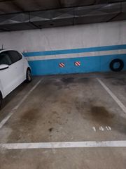 Aparcament cotxe a Chano piñeiro. Plaza de garaje en chano piñeiro. urbanización peñarredonda.