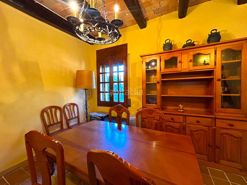 Foto 143a1154-ad69-4a51-a93e-f54539686581. Casa amb xemeneia calefacció aparcament a Bescanó
