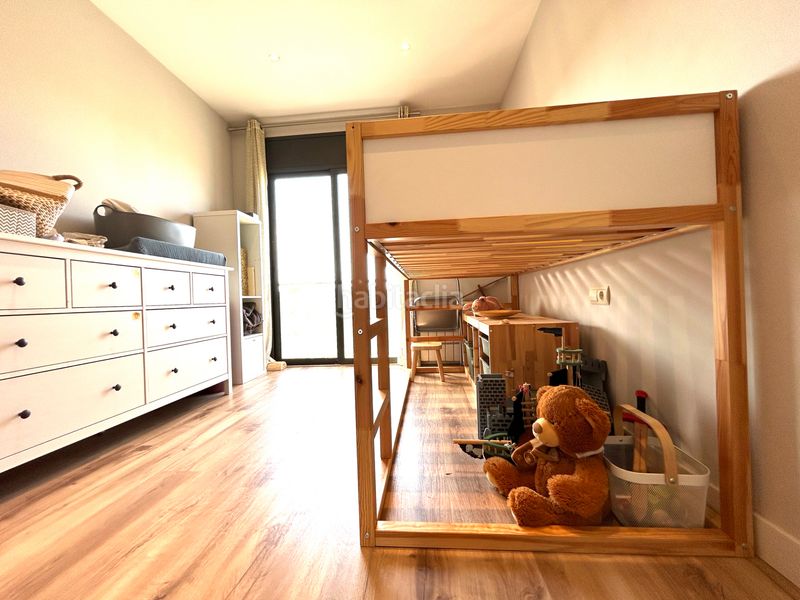 Foto f4a7c9d8-7a36-446b-9939-a1605e54ea1c. Casa adossada amb xemeneia calefacció aparcament a Sils