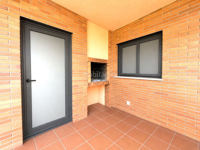 Foto f99ccaa4-54fb-4a5d-9d25-88d9896cfeb0. Casa adossada amb xemeneia calefacció aparcament a Sils