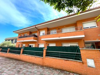 Flat  Carrer santa coloma. Pis a riudarenes
