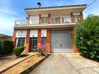 Maison  Carrer balmes. Casa a camallera