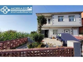 Maison  Lugar means 54. Casa con terreno y vistas cerca de la playa en bueu