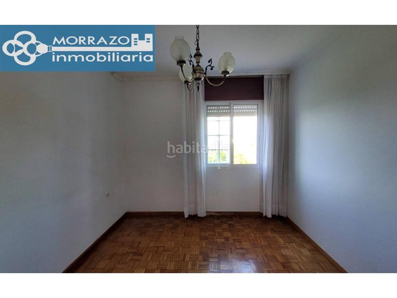 Foto 5fc63652-171a-43bd-89e8-183b09421aaf. Casa en lugar means 54 casa con terreno y vistas cerca de la playa en Bueu