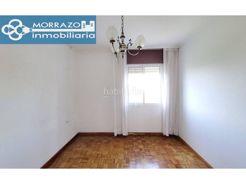 Foto a6038958-9f15-4dd0-b85c-f637a1aec8dd. Casa en lugar means 54 casa con terreno y vistas cerca de la playa en Bueu