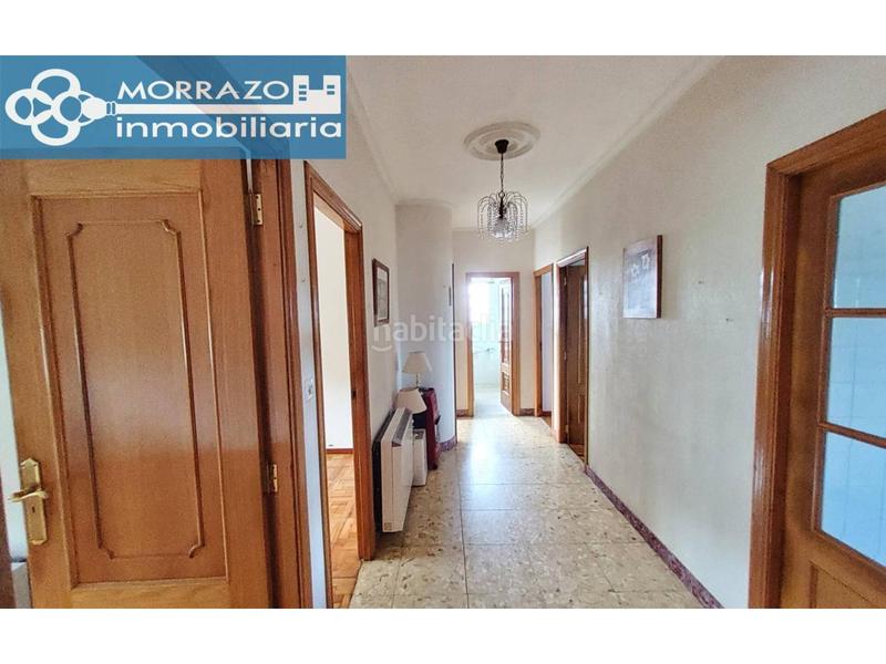 Foto d929a32c-308e-4726-be15-60b31d2e4af5. Casa en lugar means 54 casa con terreno y vistas cerca de la playa en Bueu