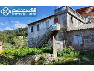 Masia  Castrelo. Terreno con casa de piedra para reformar