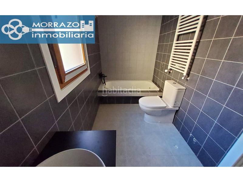 Foto 1170b4c6-217e-428f-b36d-4a78263c60a4. Casa bifamiliare con riscaldamento parcheggio in Moaña