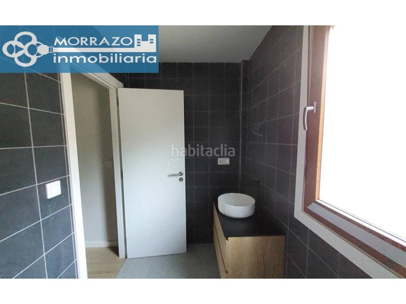 Foto 41a26c4c-2a38-4f73-a246-4c088fcecdac. Casa bifamiliare con riscaldamento parcheggio in Moaña