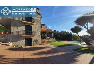 Masía  Vilar. Casa rústica con piscina y vistas en bueu