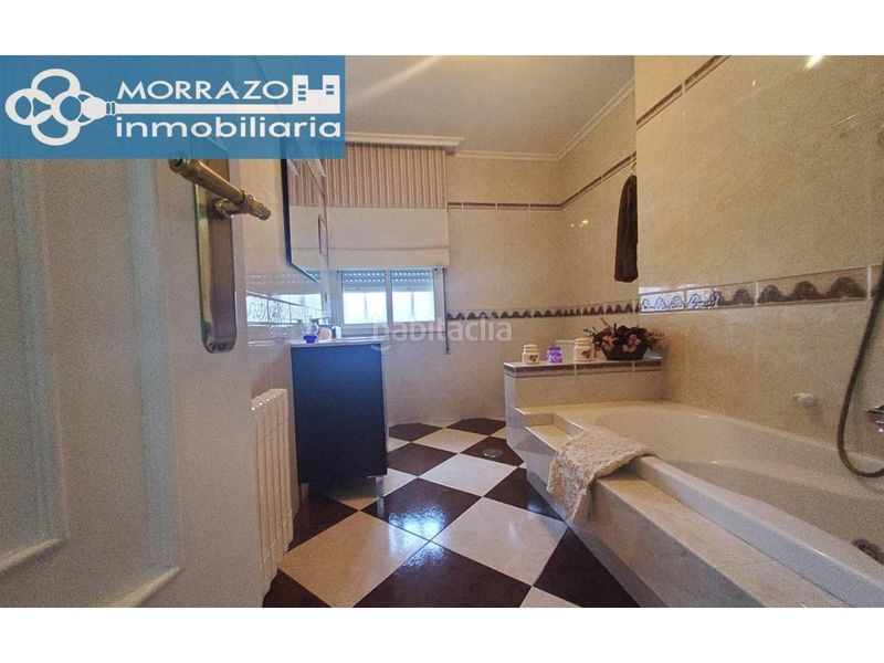 Foto 1a0b2cf1-c5ca-47cd-9141-184b1d108fca. Casa amb calefacció aparcament a Marín