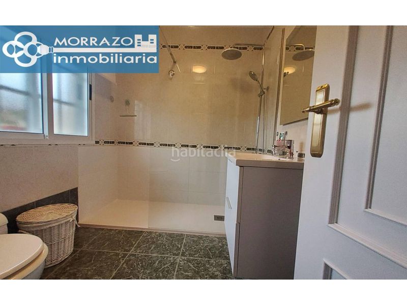 Foto 3ec682bd-a7a2-431b-832c-237eaa4acc6e. Casa amb calefacció aparcament a Marín