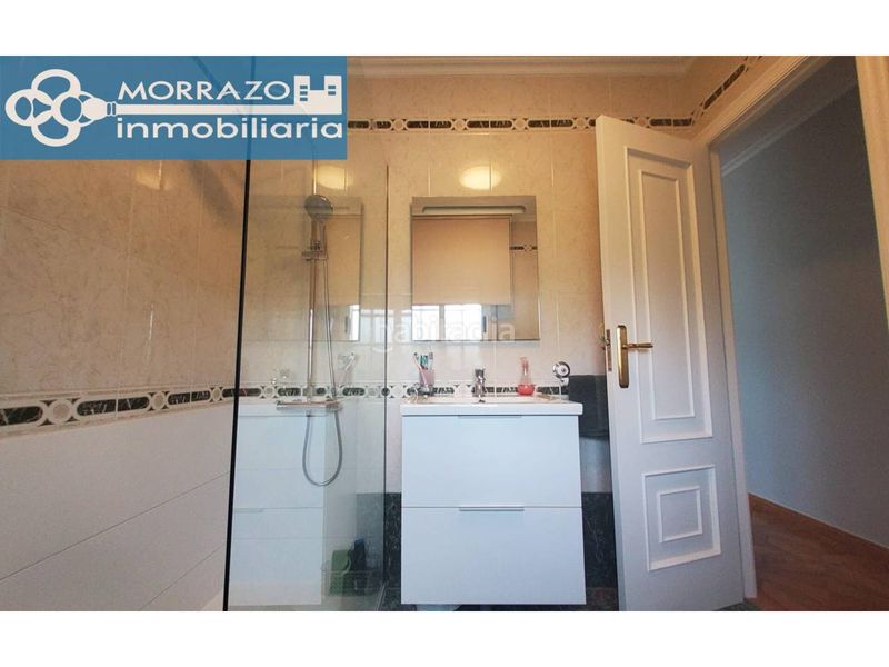 Foto 9ab46d65-1070-44ce-81b3-a420e1b474da. Casa amb calefacció aparcament a Marín