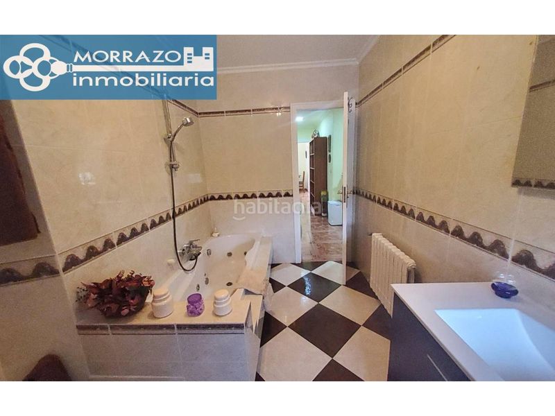 Foto a6b8eba3-e76a-4791-9e58-183a85a8134f. Casa amb calefacció aparcament a Marín