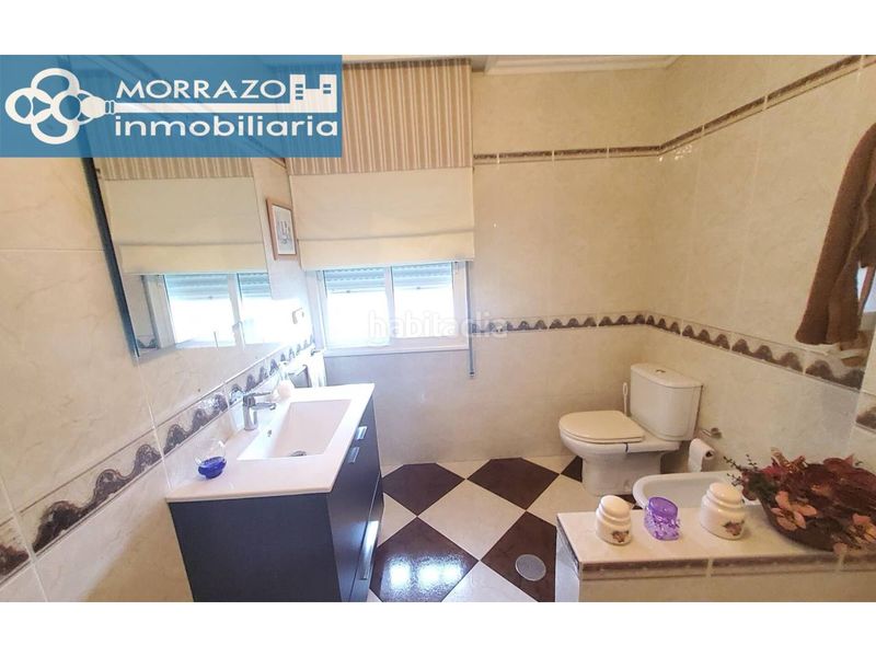 Foto b048aa95-9f40-4fd4-99f8-703d40b57313. Casa amb calefacció aparcament a Marín