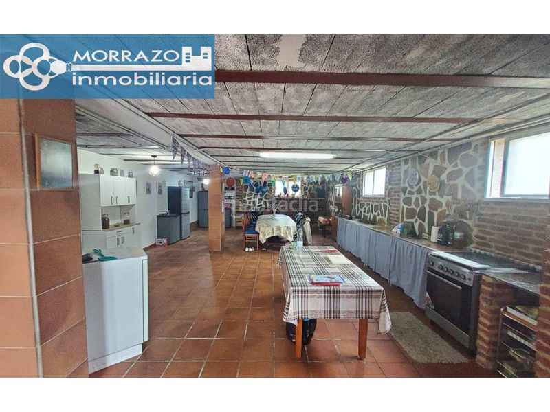 Foto c18c5f5b-2cb6-4f08-b80f-3d026e0acf36. Casa amb calefacció aparcament a Marín