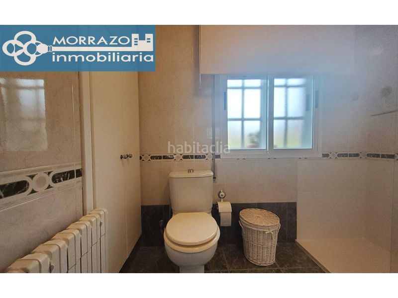 Foto c6e89077-11a9-48db-8d62-71a672fe63cd. Casa amb calefacció aparcament a Marín