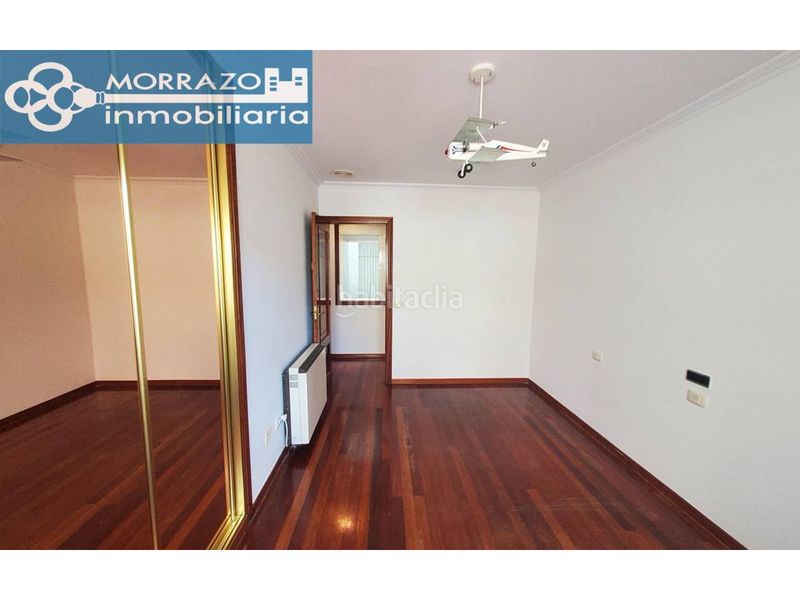Foto 16121b31-8e6e-4654-93d1-e976537025d0. Pis amb calefacció aparcament a Bueu