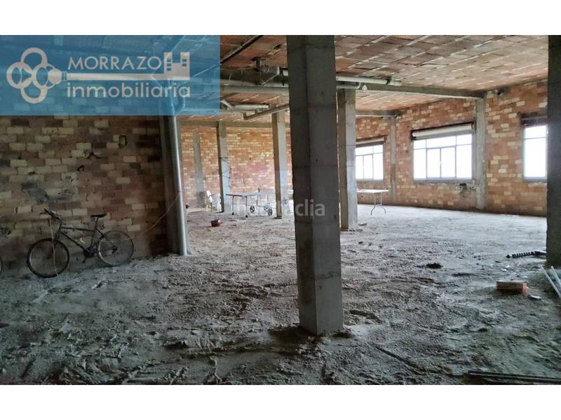 Foto 348f2dcf-420d-4799-a38f-bd4d746704db. Location local commercial dans Bueu