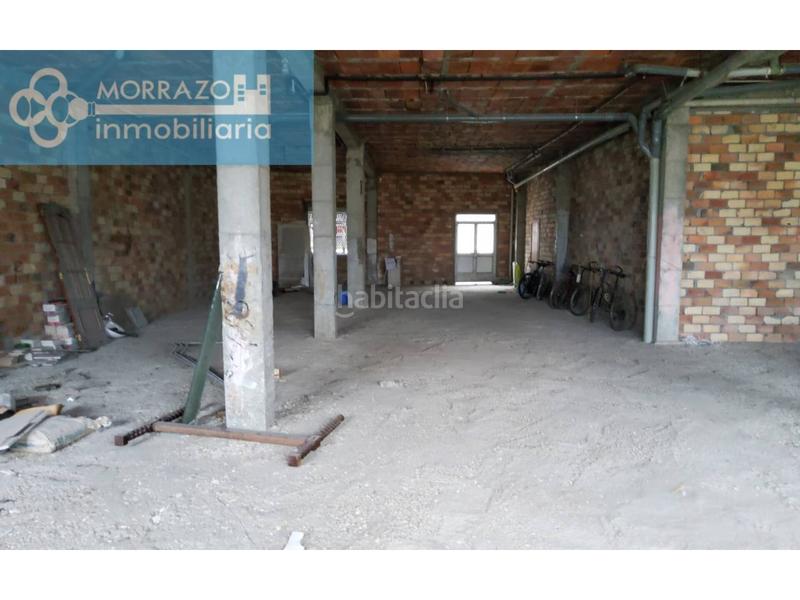 Foto f149fab6-52c4-4205-8c77-66698df41b2f. Location local commercial dans Bueu