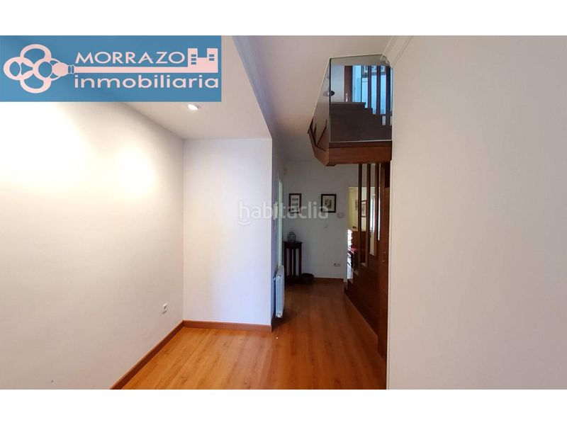 Foto 9b5ca541-222b-4b3e-8e65-ea080860f6a7. Duplex con riscaldamento parcheggio in Bueu