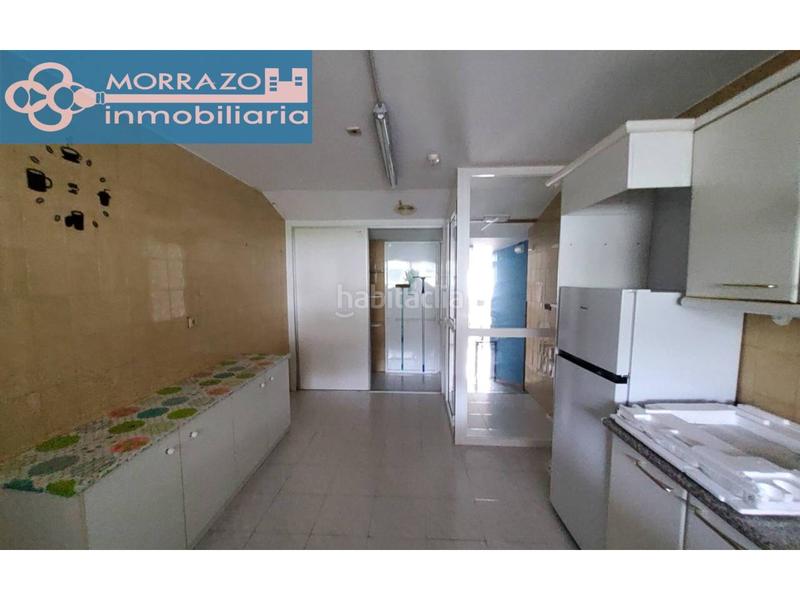 Foto 01c80772-2776-4350-8466-47d2f653a062. Lloguer local comercial a Bueu